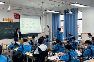 记者：迈尼昂要求800万欧续约年薪，拜仁曼联切尔西对他感兴趣